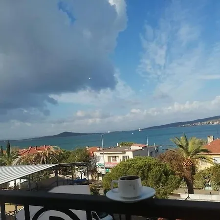 בית נופש Aj Konukevi Ayvalı